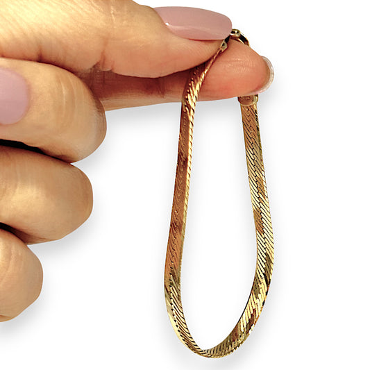 9ct Gold Snake Bracelet Length 18cm As New. R # 1000