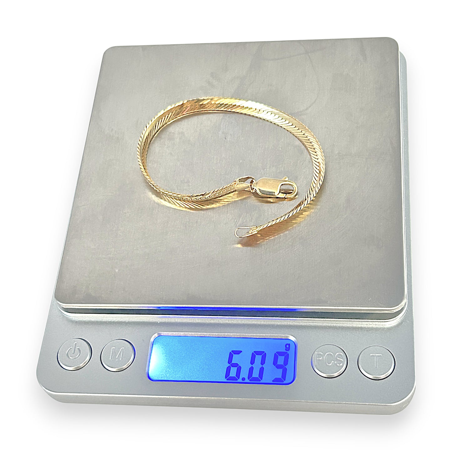 9ct Gold Snake Bracelet Length 18cm As New. R # 1000