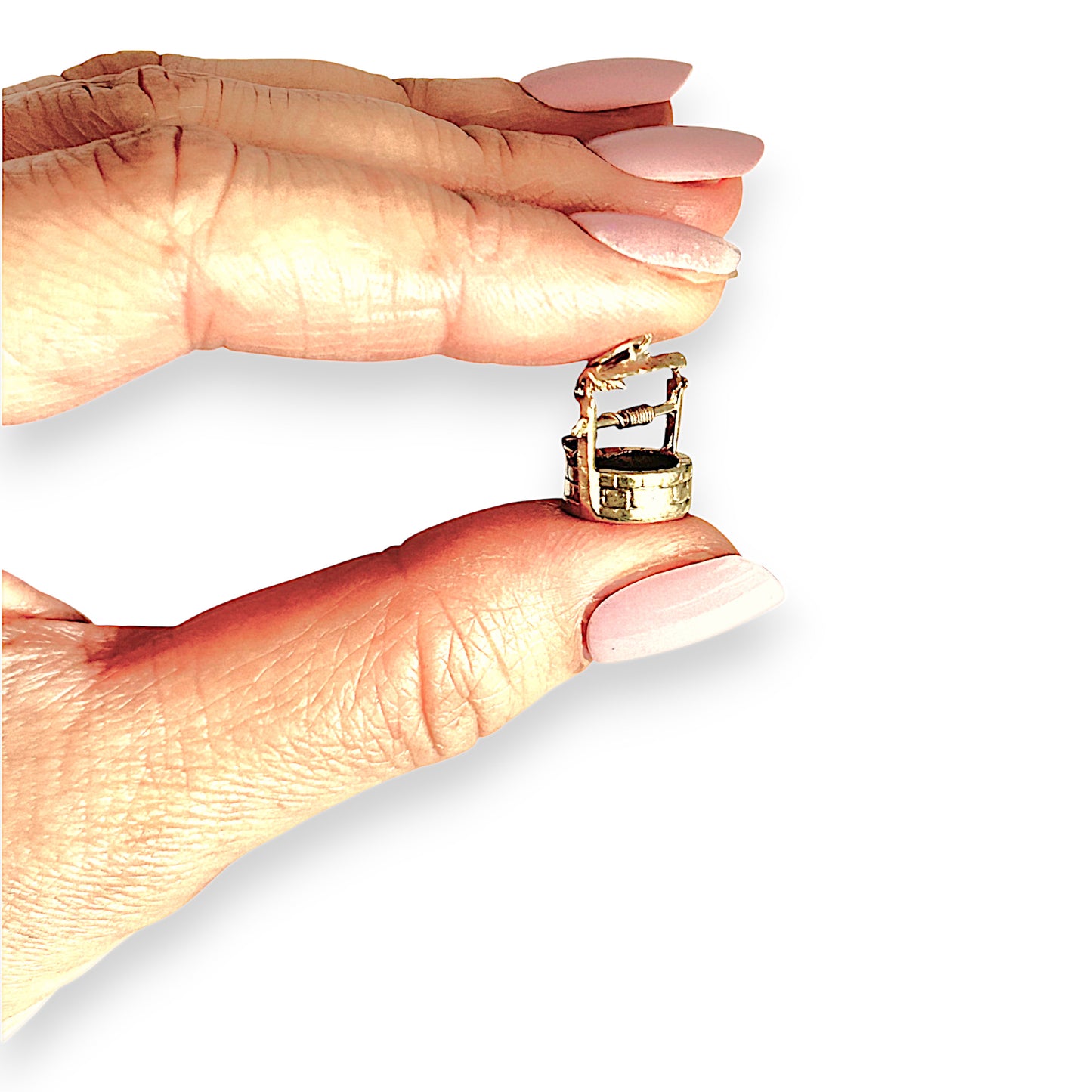 GOLD DEAL | 9ct Gold Wishing Well Charm / Pendant