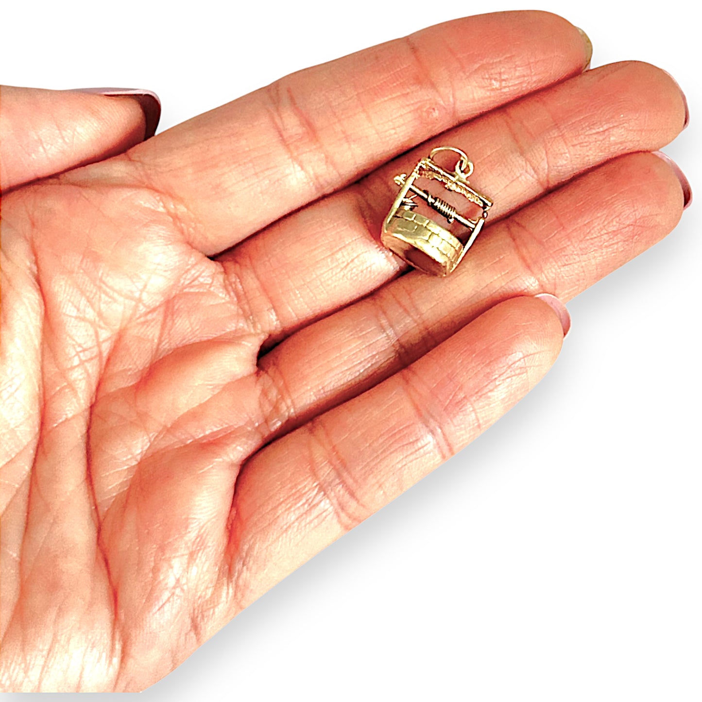GOLD DEAL | 9ct Gold Wishing Well Charm / Pendant