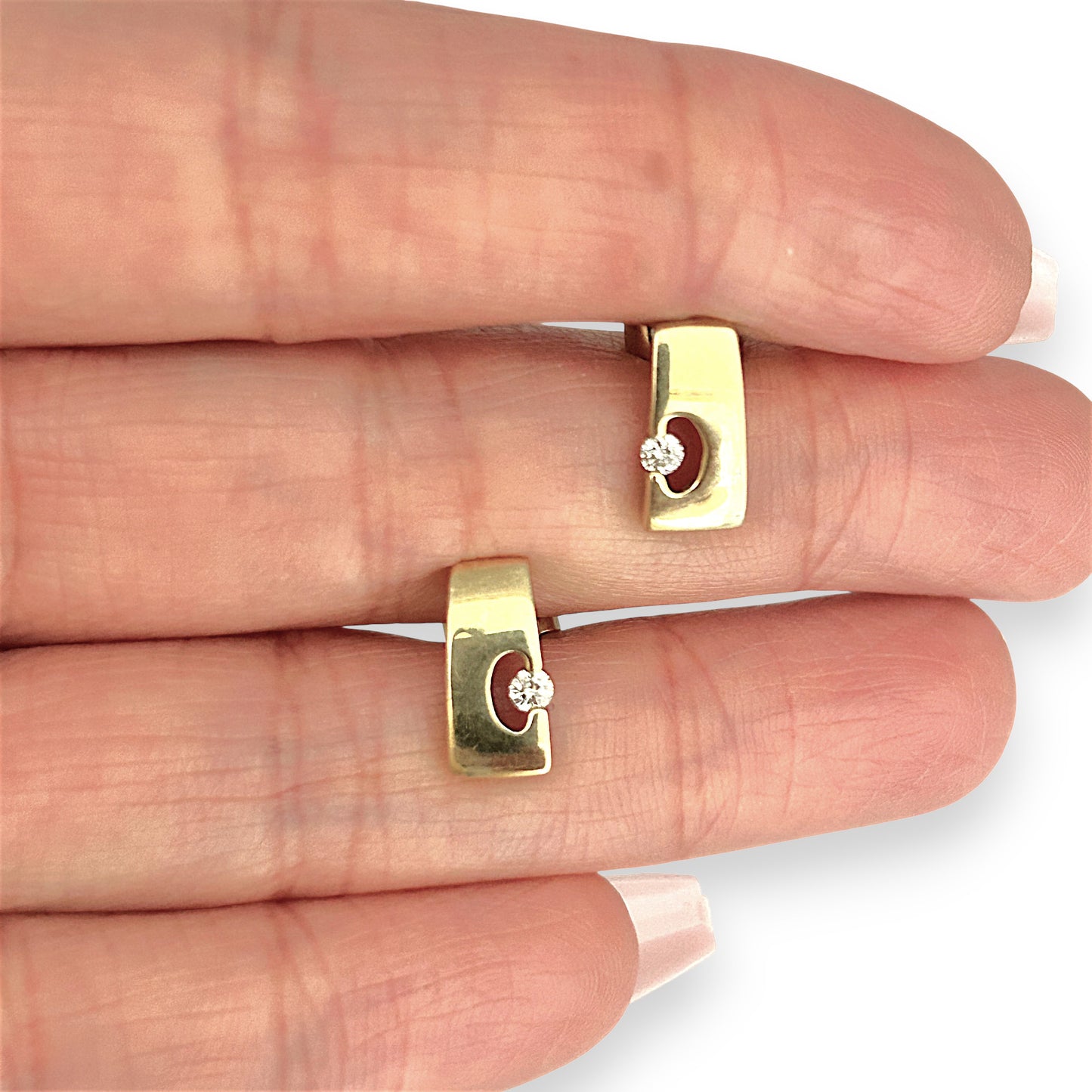 GOLD DEAL | 9ct (9K) Gold Elegant Edge Stud Earrings with Diamond Accent