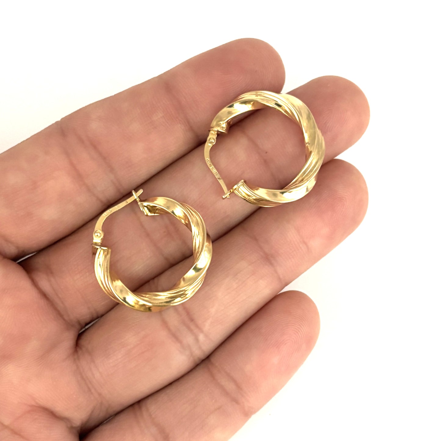 GOLD DEAL | 9ct (9K) Gold Twisted Gleam Hoop Earrings 24.4mm