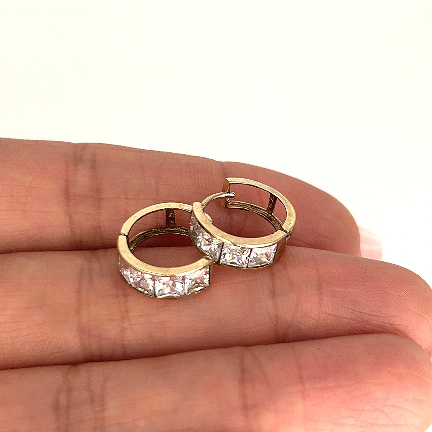 GOLD DEAL | 9ct (9K) Gold SparkleLine CZ Hoop Earrings - Reversable