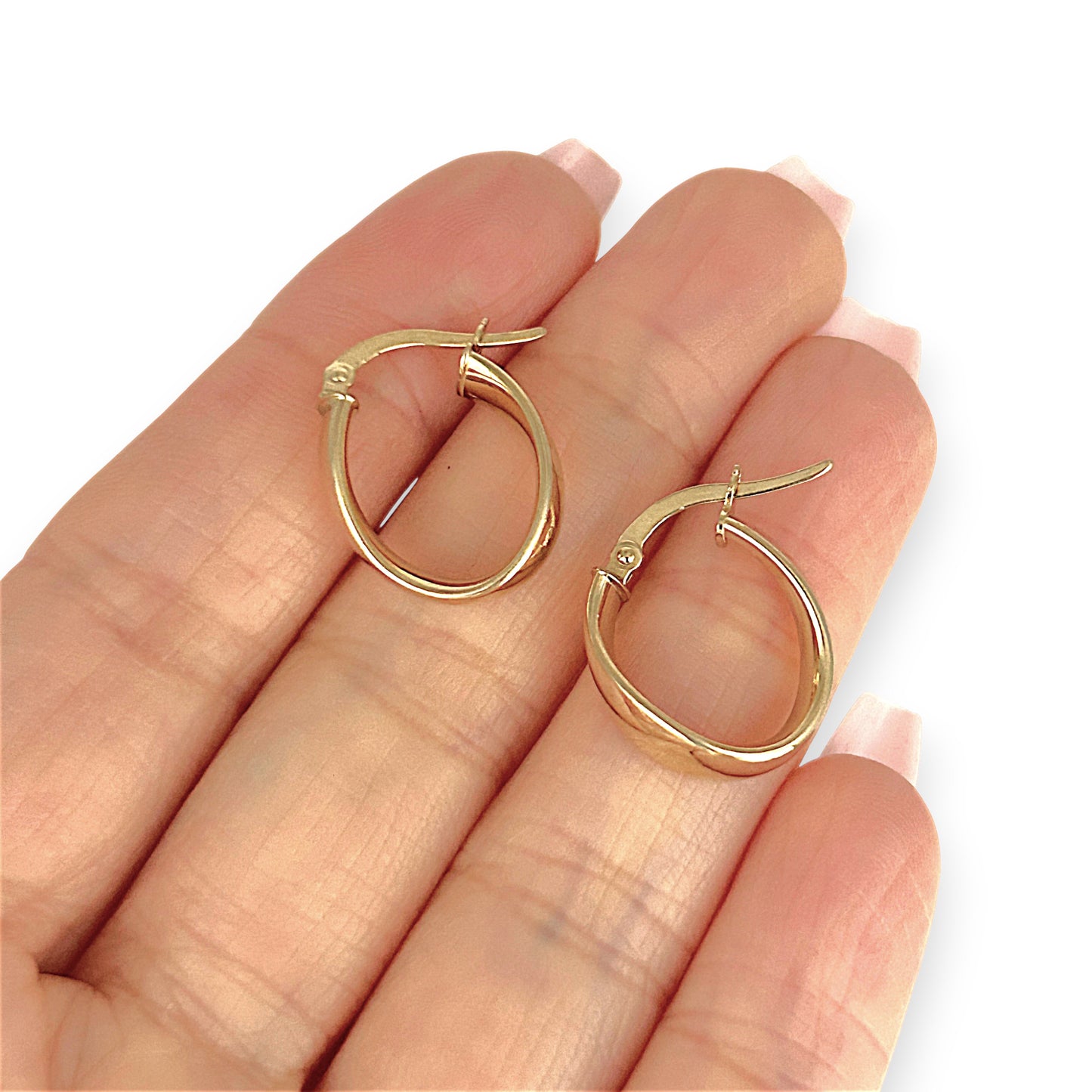 GOLD DEAL | 9ct (9K) Gold Subtle Contoured Twist Hoop Earrings 18.8mm