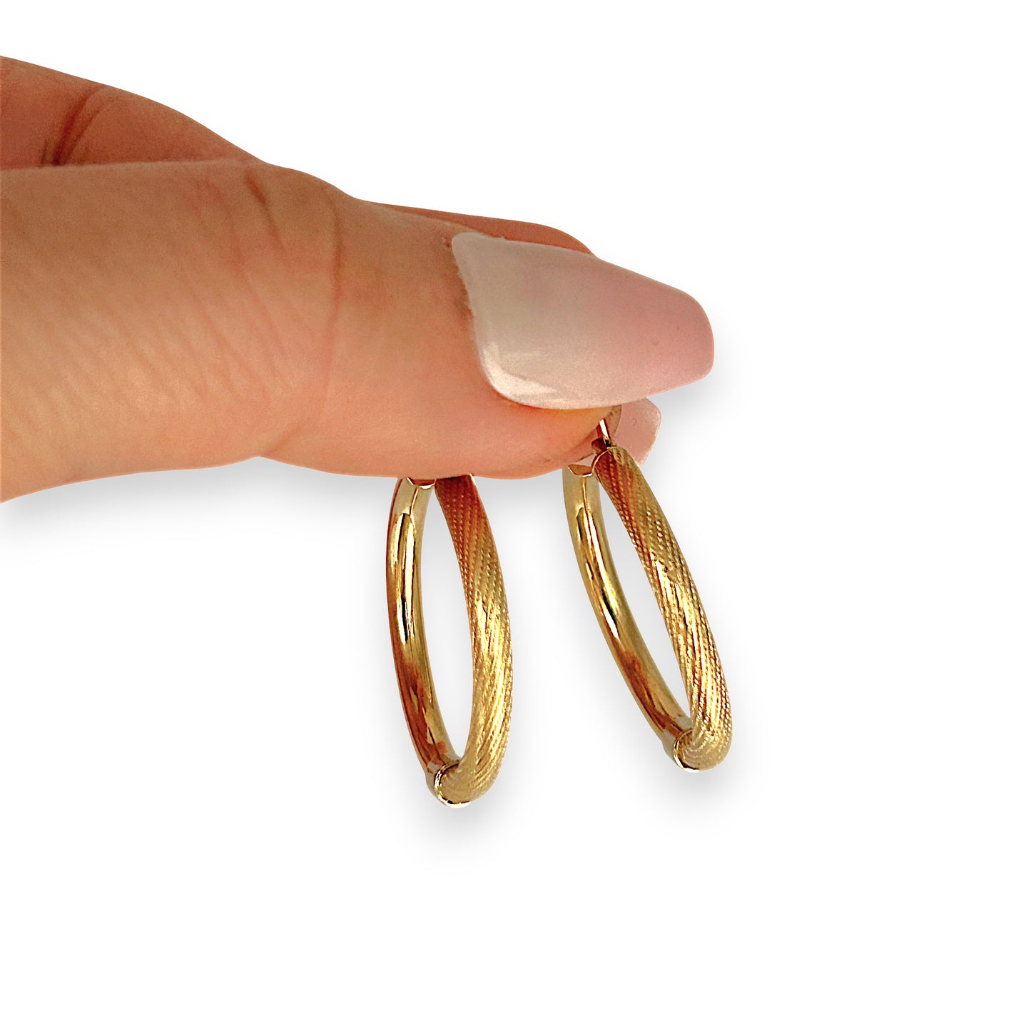 GOLD DEAL | 9ct (9K) Y/W Gold Textured Hoop Earrings – 26.4mm