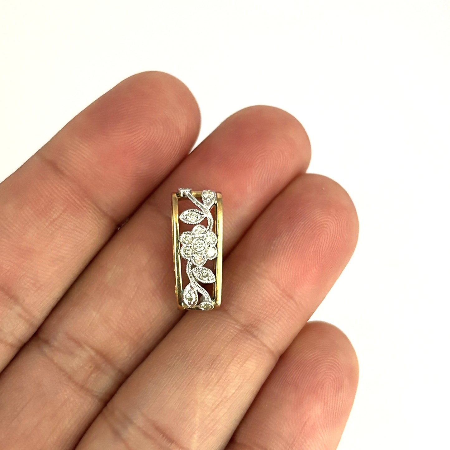 GOLD DEAL | 9ct (9K) Y/W Gold Vintage Floral Filigree Pendant with Diamonds