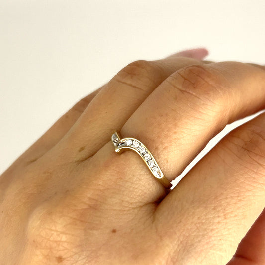 GOLD DEAL | 9ct (9K) Gold Curved Elegance Diamond Ring Size M