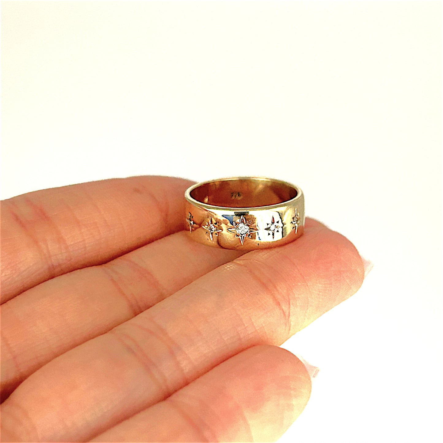 GOLD DEAL | 9ct (9K) Gold Diamond and Five Star Band Refurbished