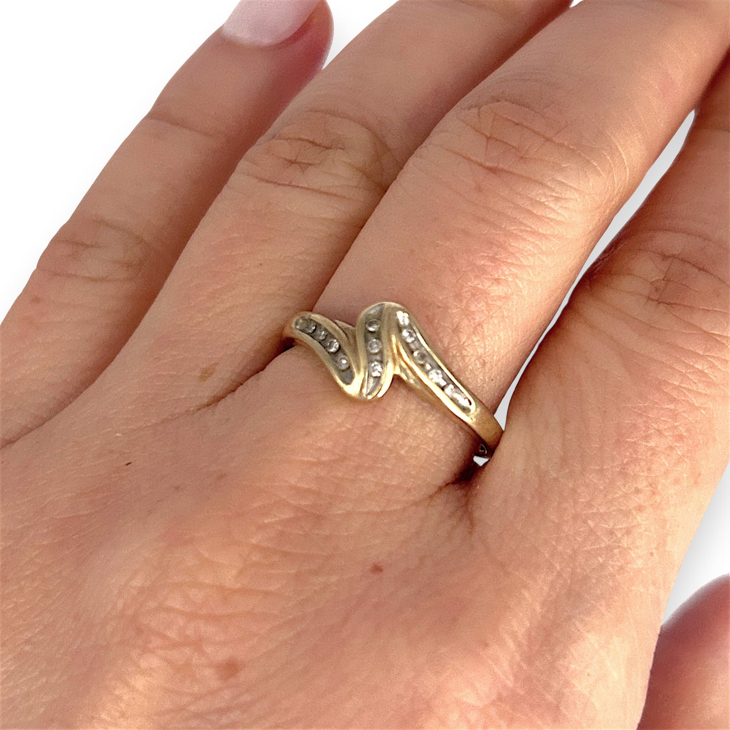 GOLD DEAL | 9ct (9K) Gold Twist of Brilliance Ring with Diamonds Size P 1/2
