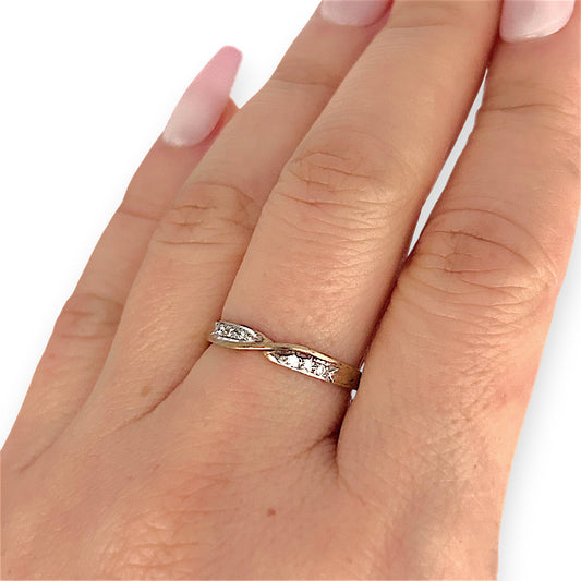 GOLD DEAL | 9ct (9K) Gold Twilight Twist Diamond Ring Size M 1/2