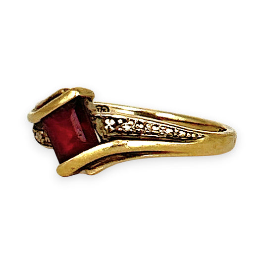 GOLD DEAL | 9ct (9K) Gold Pricess Cut Ruby & Diamond Ring