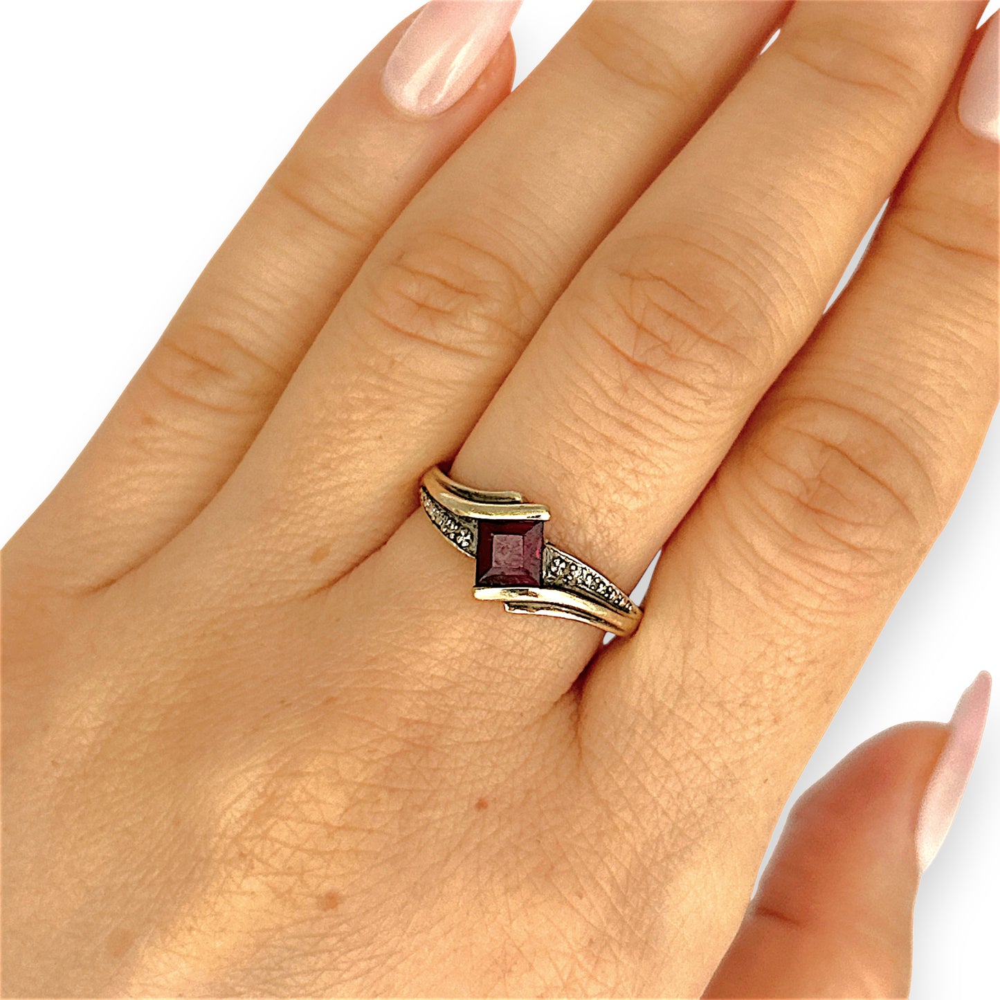 GOLD DEAL | 9ct (9K) Gold Pricess Cut Ruby & Diamond Ring