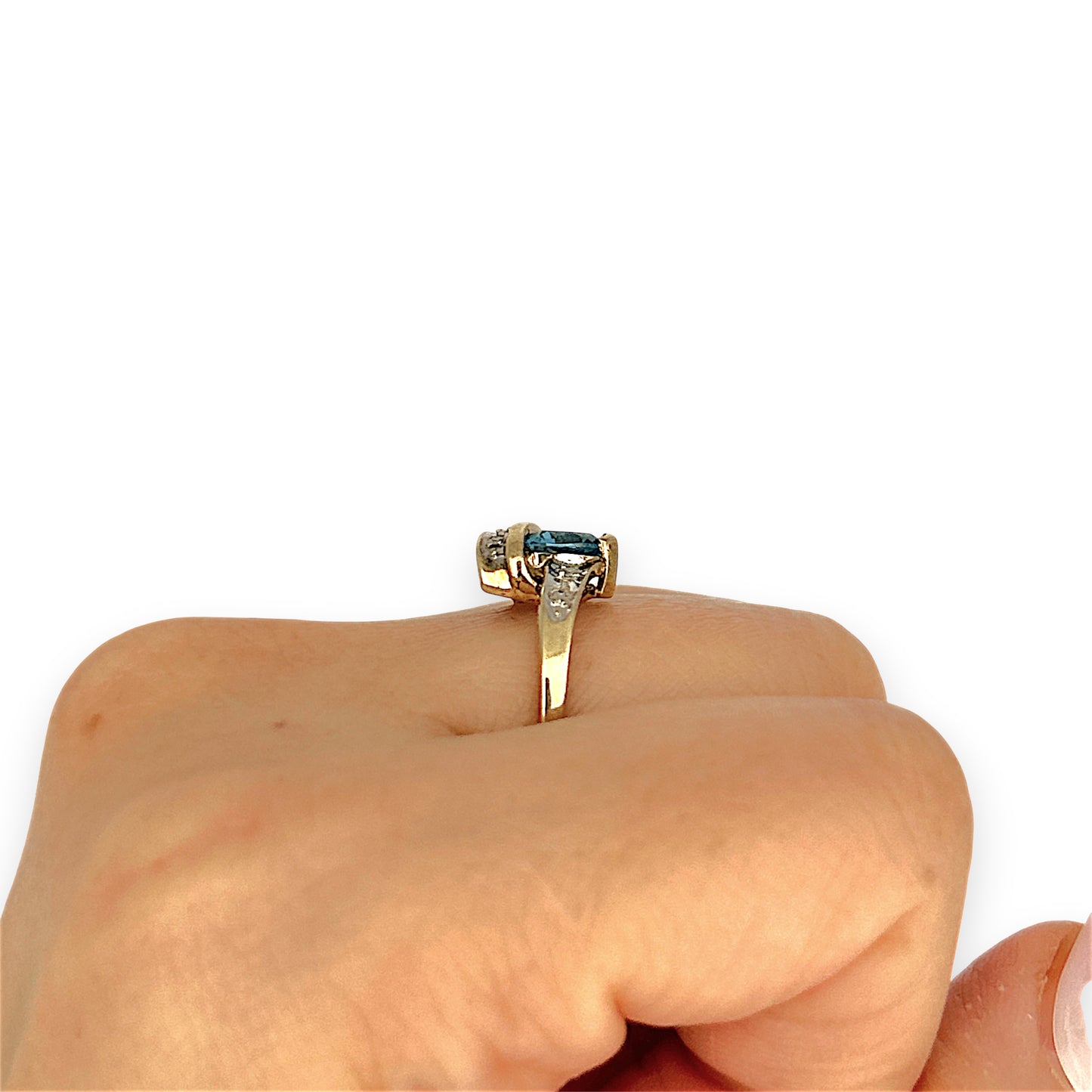 GOLD DEAL | 9ct (9K) Gold Triangular Cut Sparkle Blue Topaz & Diamond Ring