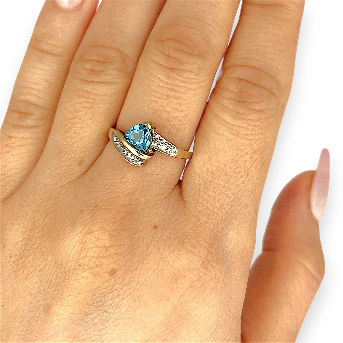 GOLD DEAL | 9ct (9K) Gold Triangular Cut Sparkle Blue Topaz & Diamond Ring