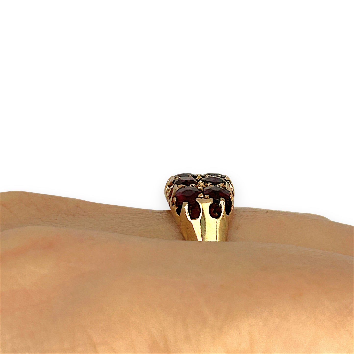 GOLD DEAL | 18ct Gold Vintage-Inspired Classic & Regal Garnet Ring