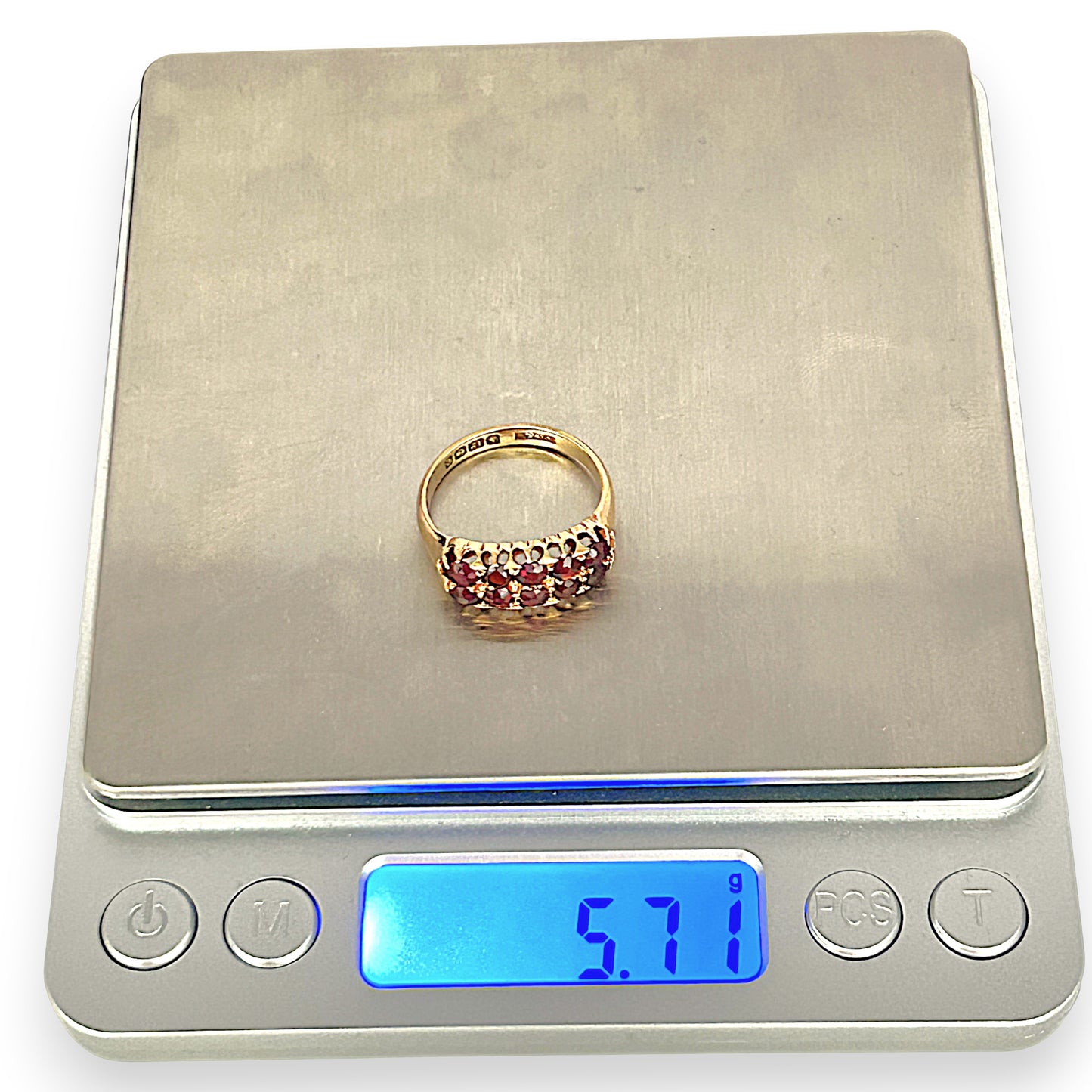 GOLD DEAL | 18ct Gold Vintage-Inspired Classic & Regal Garnet Ring