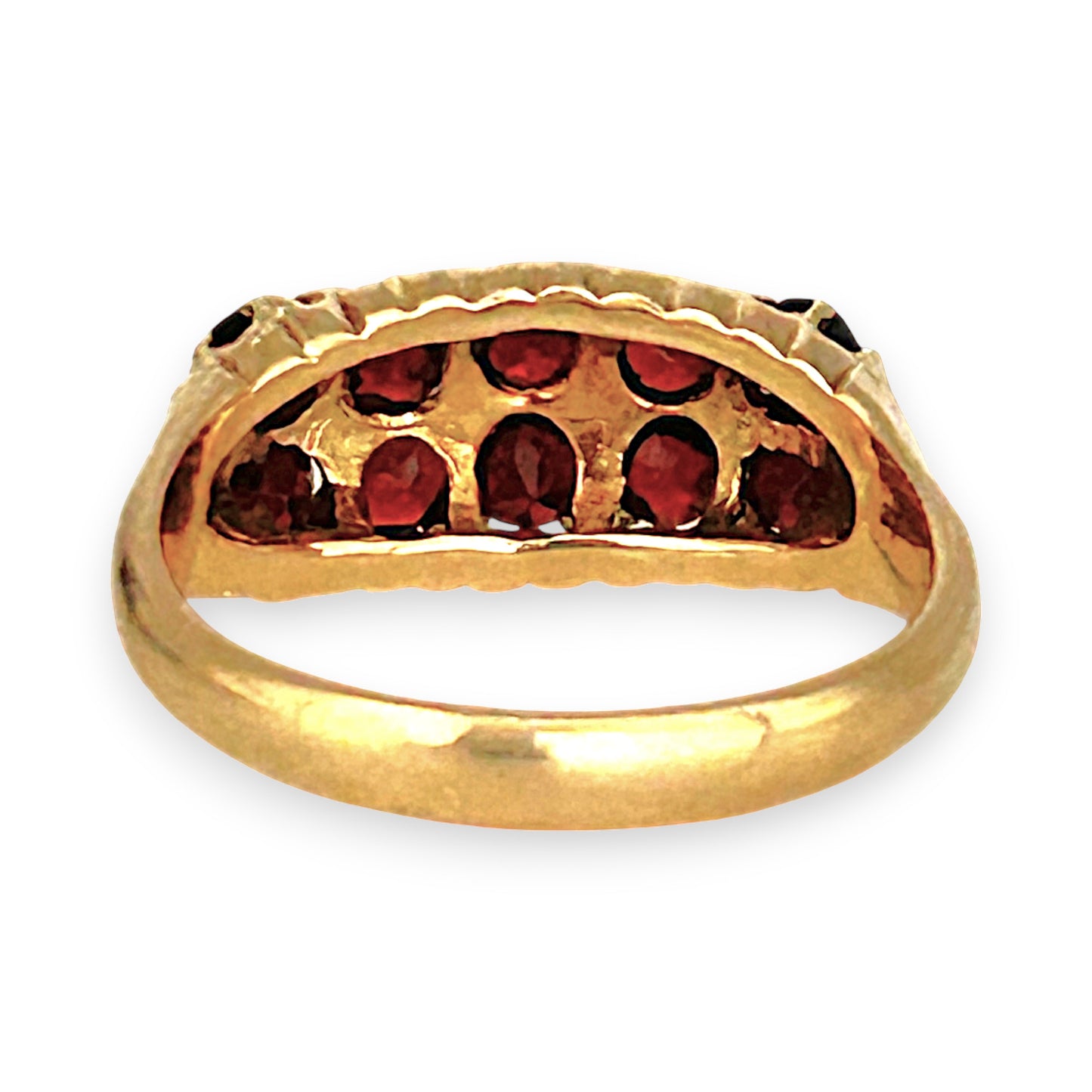 GOLD DEAL | 18ct Gold Vintage-Inspired Classic & Regal Garnet Ring