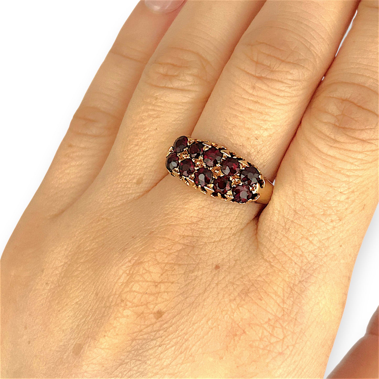 GOLD DEAL | 18ct Gold Vintage-Inspired Classic & Regal Garnet Ring