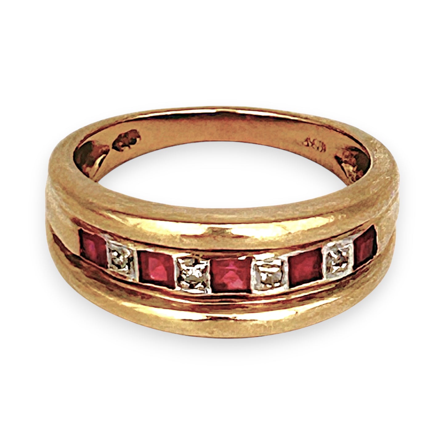 GOLD DEAL | 9ct (9K) Gold Ravishing Ruby & Diamond Ring