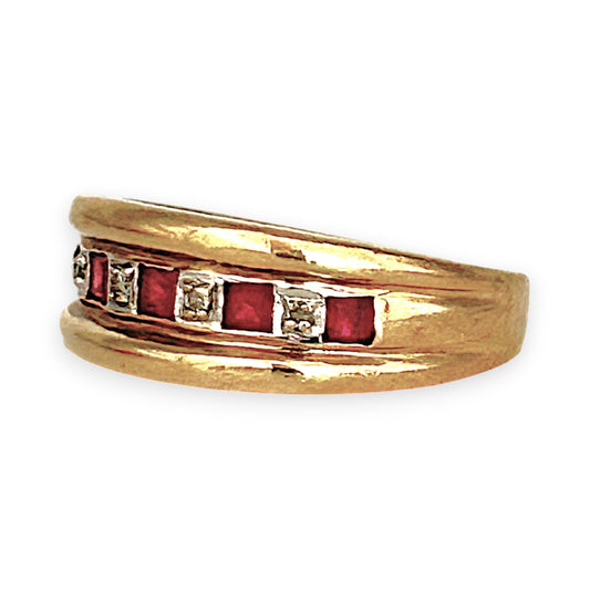 GOLD DEAL | 9ct (9K) Gold Ravishing Ruby & Diamond Ring