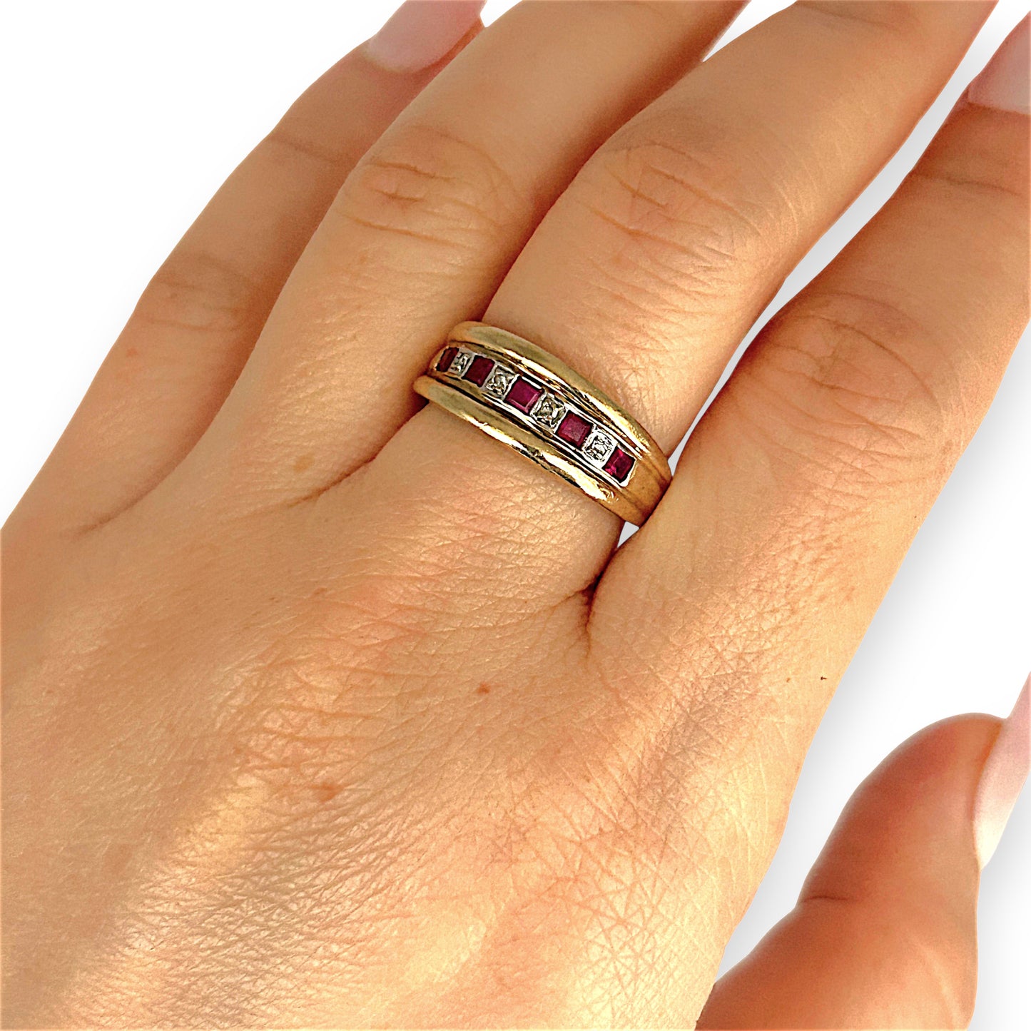 GOLD DEAL | 9ct (9K) Gold Ravishing Ruby & Diamond Ring