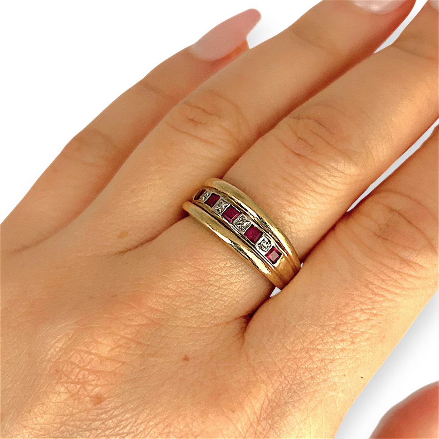 GOLD DEAL | 9ct (9K) Gold Ravishing Ruby & Diamond Ring