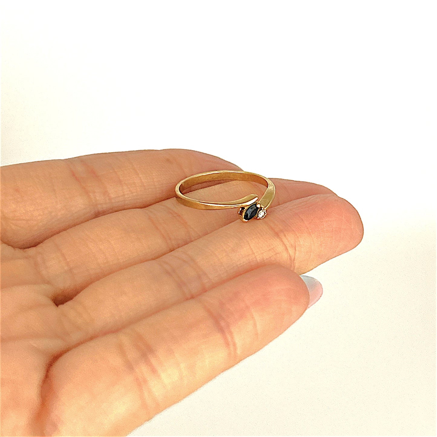 GOLD DEAL | 18ct Gold Celeste Diamond and Sapphire Ring Size M 1/2