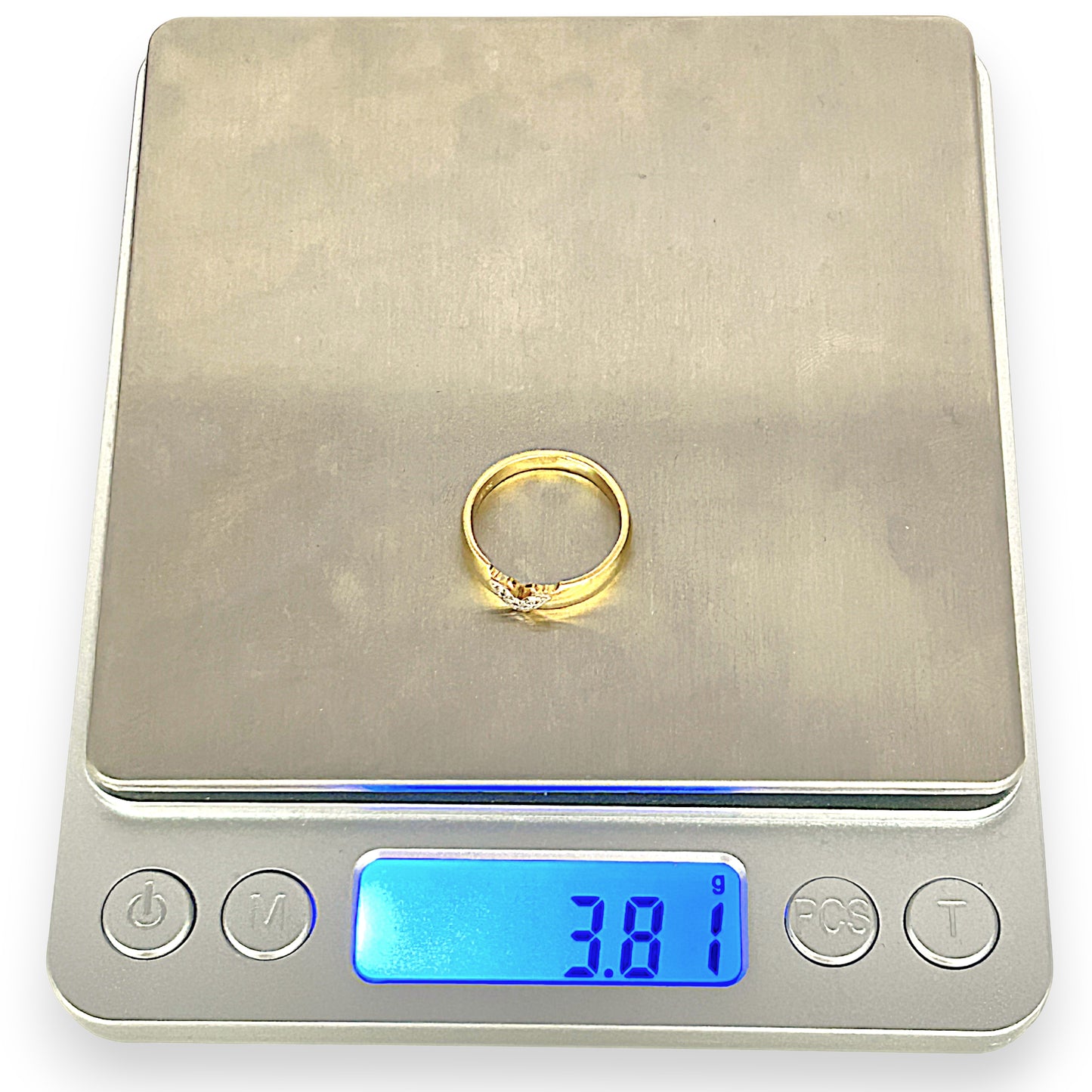 GOLD DEAL | 18ct Gold Dazzling Diamond & Chevron-Inspired Ring