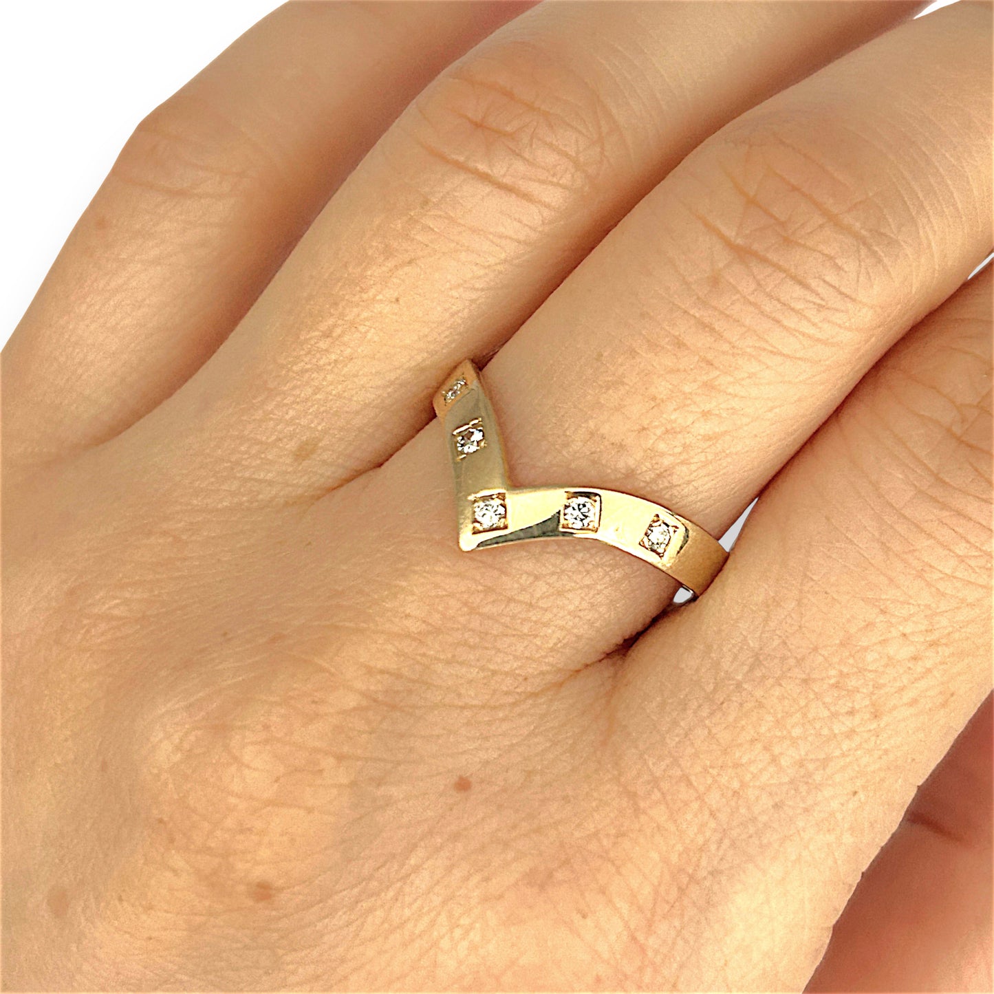 GOLD DEAL | 18ct Gold Divine Diamonds Diverging Delightful Ring