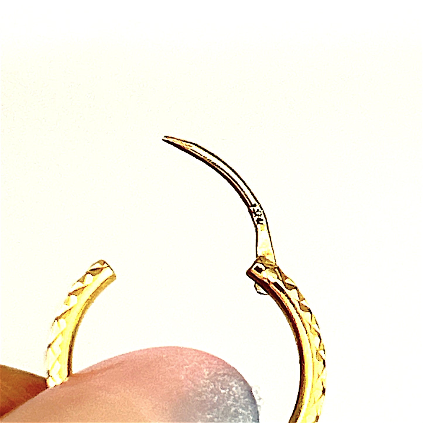 GOLD DEAL | 18ct Gold Diamond Cut Fashion Hoop Earrings 17.6mm