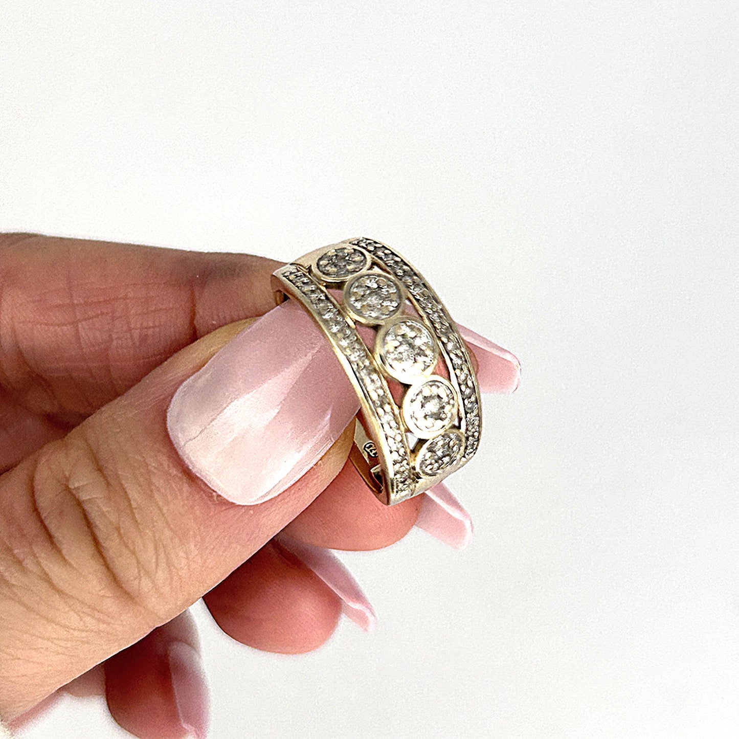 GOLD DEAL | 9ct (9K) Gold Haritage Sparkle Diamond 0.56ct Ring Valuation $2,100