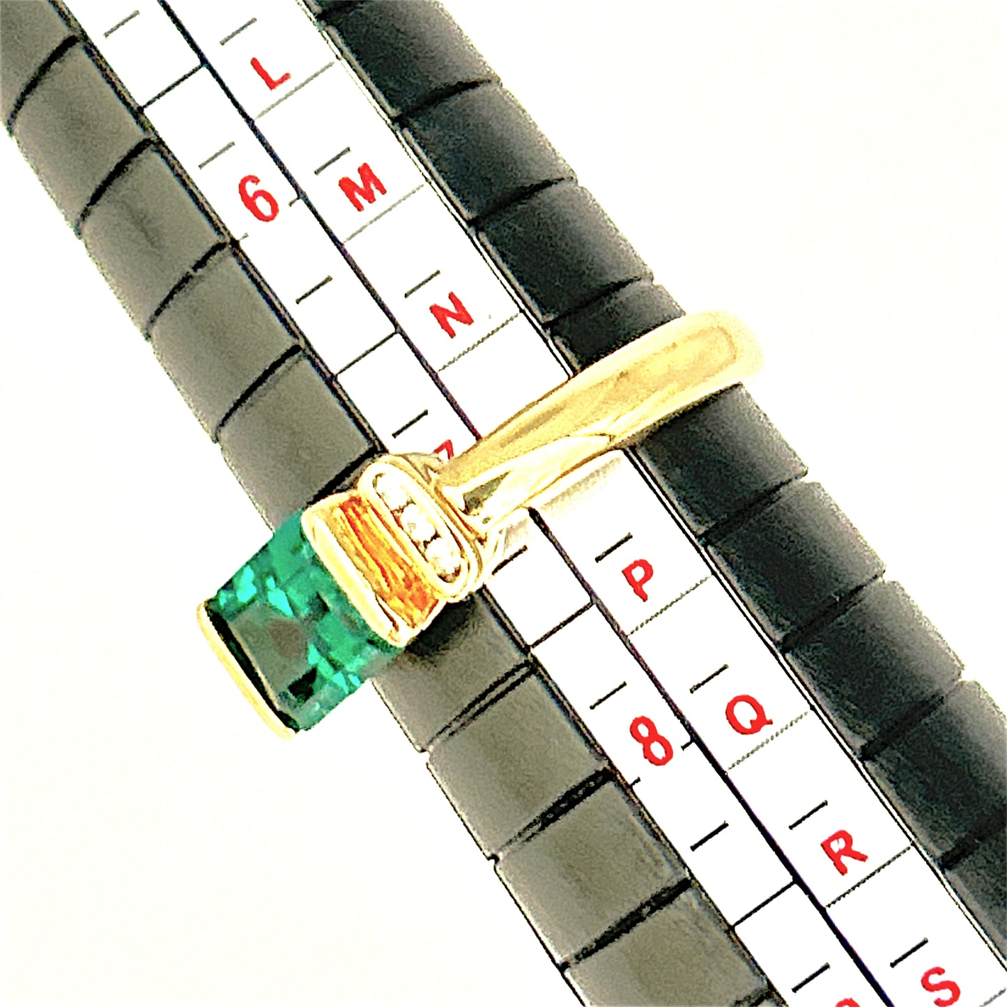 GOLD DEAL | 9ct Gold Emerald Luxe Ring Valuation $1,650