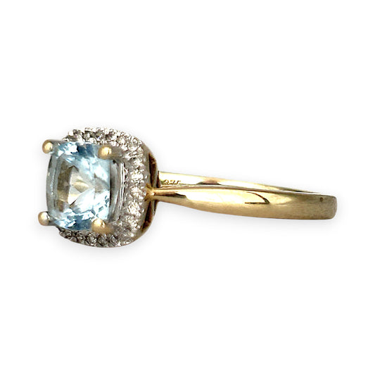 GOLD DEAL | 9ct (9K) Gold Affluent Elegance Aquamarine & Diamond Cluster Ring Valuation $1,100