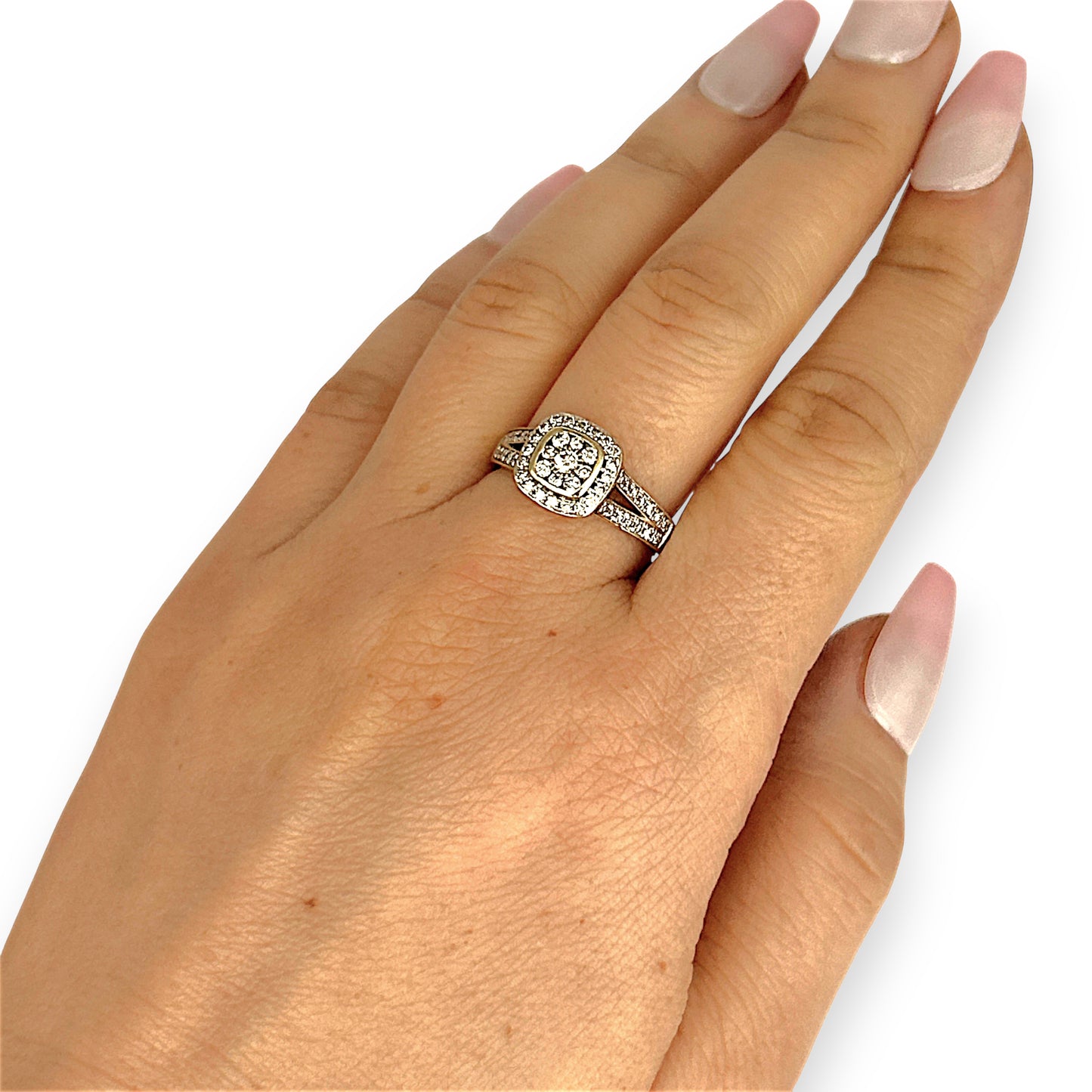 GOLD DEAL | 9ct (9K) Gold Regal Cluster 0.50ct Diamond Ring Valuation $2,275