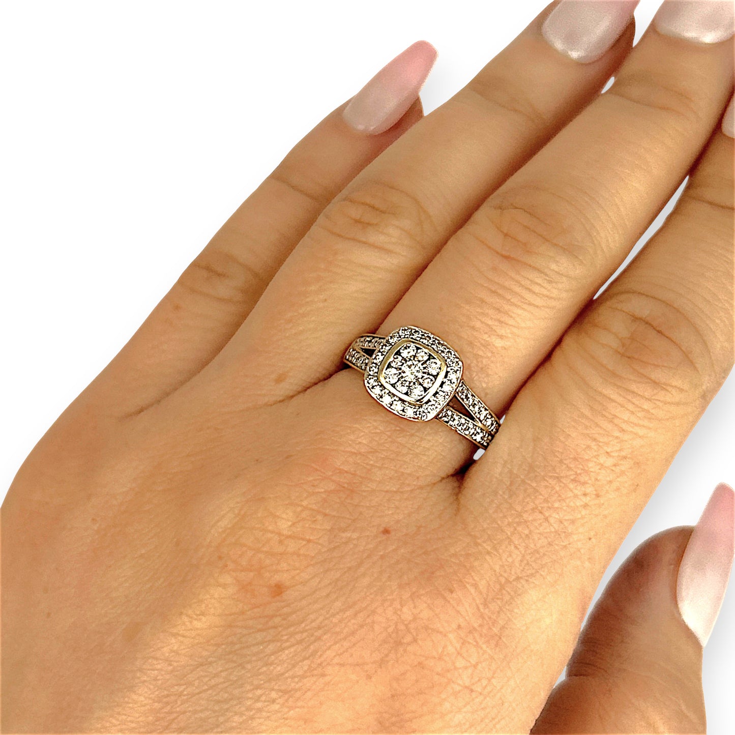 GOLD DEAL | 9ct (9K) Gold Regal Cluster 0.50ct Diamond Ring Valuation $2,275