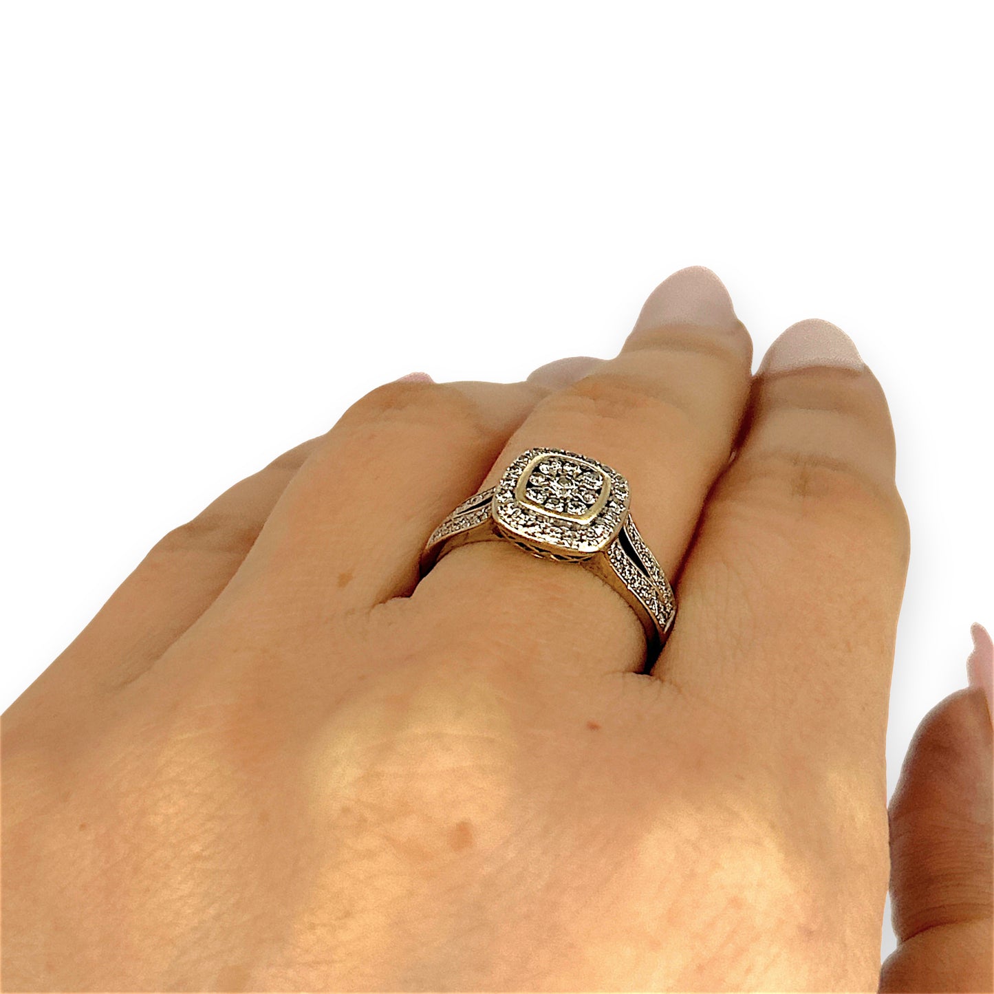 GOLD DEAL | 9ct (9K) Gold Regal Cluster 0.50ct Diamond Ring Valuation $2,275