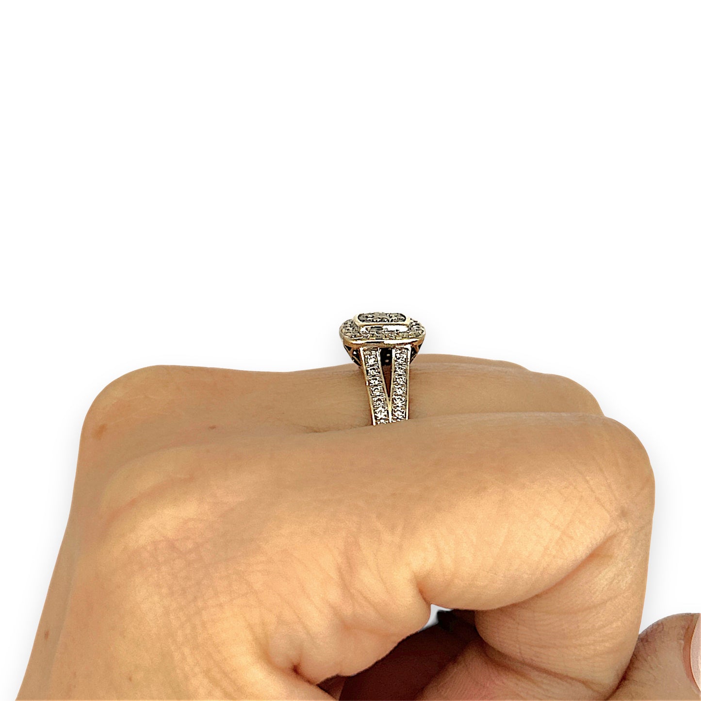 GOLD DEAL | 9ct (9K) Gold Regal Cluster 0.50ct Diamond Ring Valuation $2,275