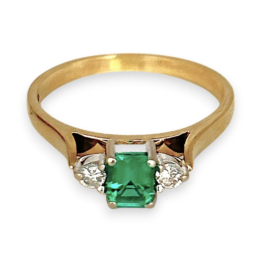 GOLD DEAL | 9ct Gold Emerald Elegance Ring Valuation $1,550