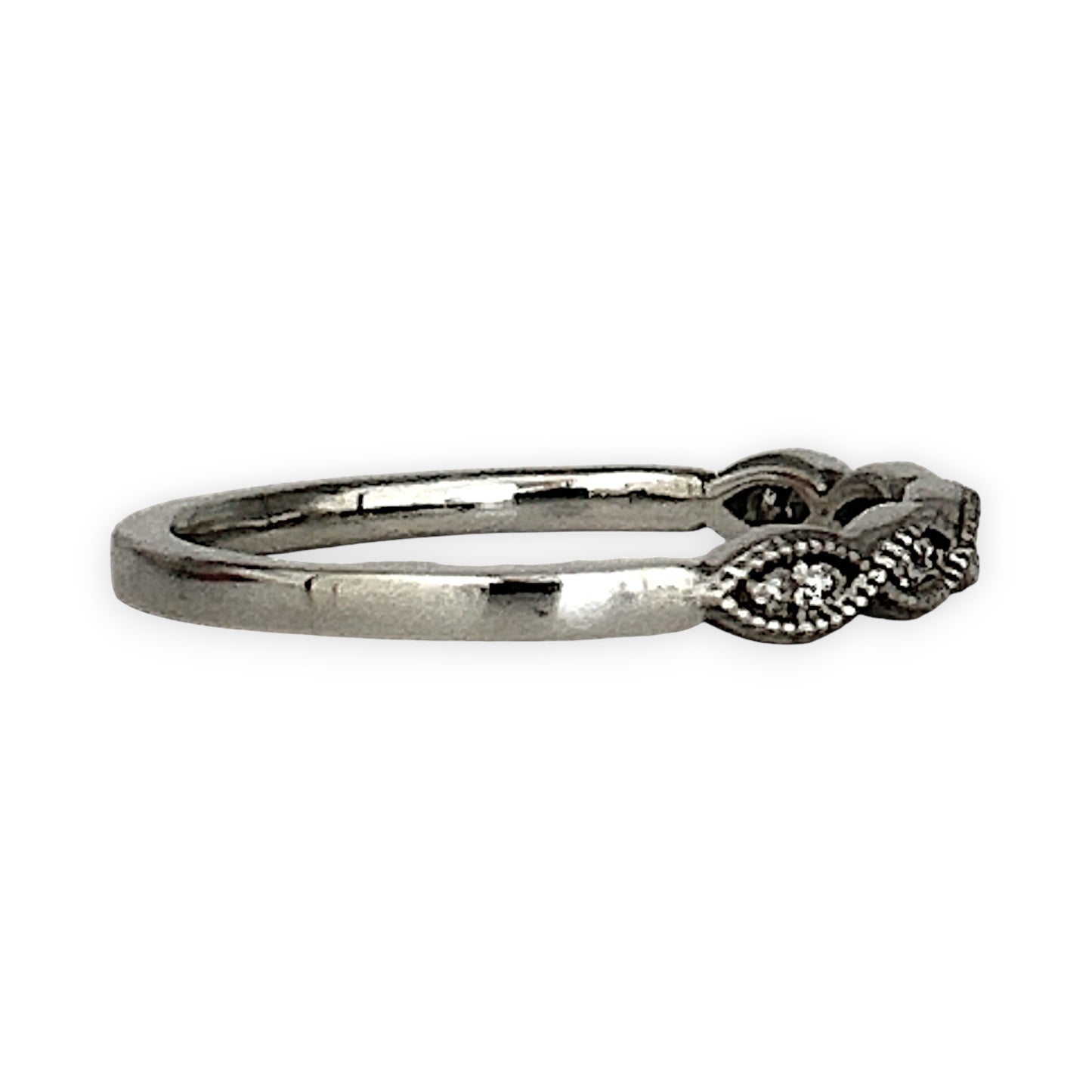 GOLD DEAL | 9ct White Gold Vintage-Inspired Diamond Marquise Band