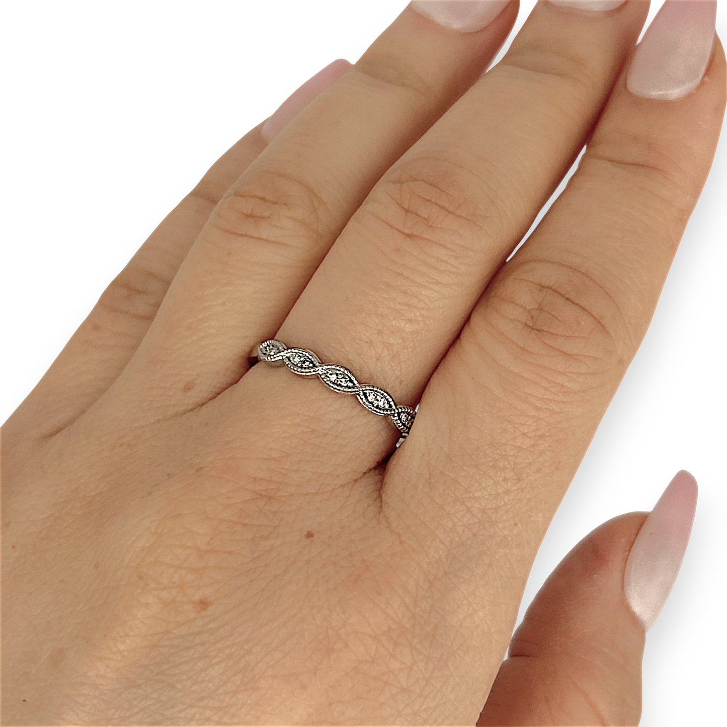 GOLD DEAL | 9ct White Gold Vintage-Inspired Diamond Marquise Band
