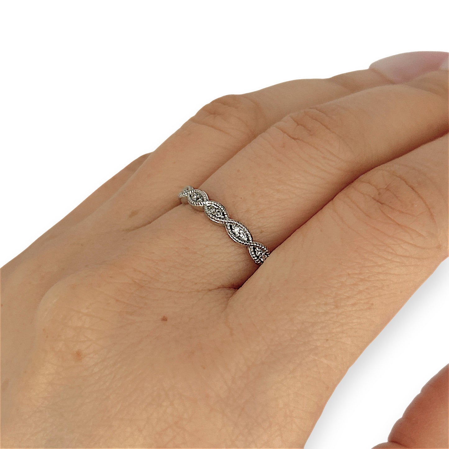GOLD DEAL | 9ct White Gold Vintage-Inspired Diamond Marquise Band