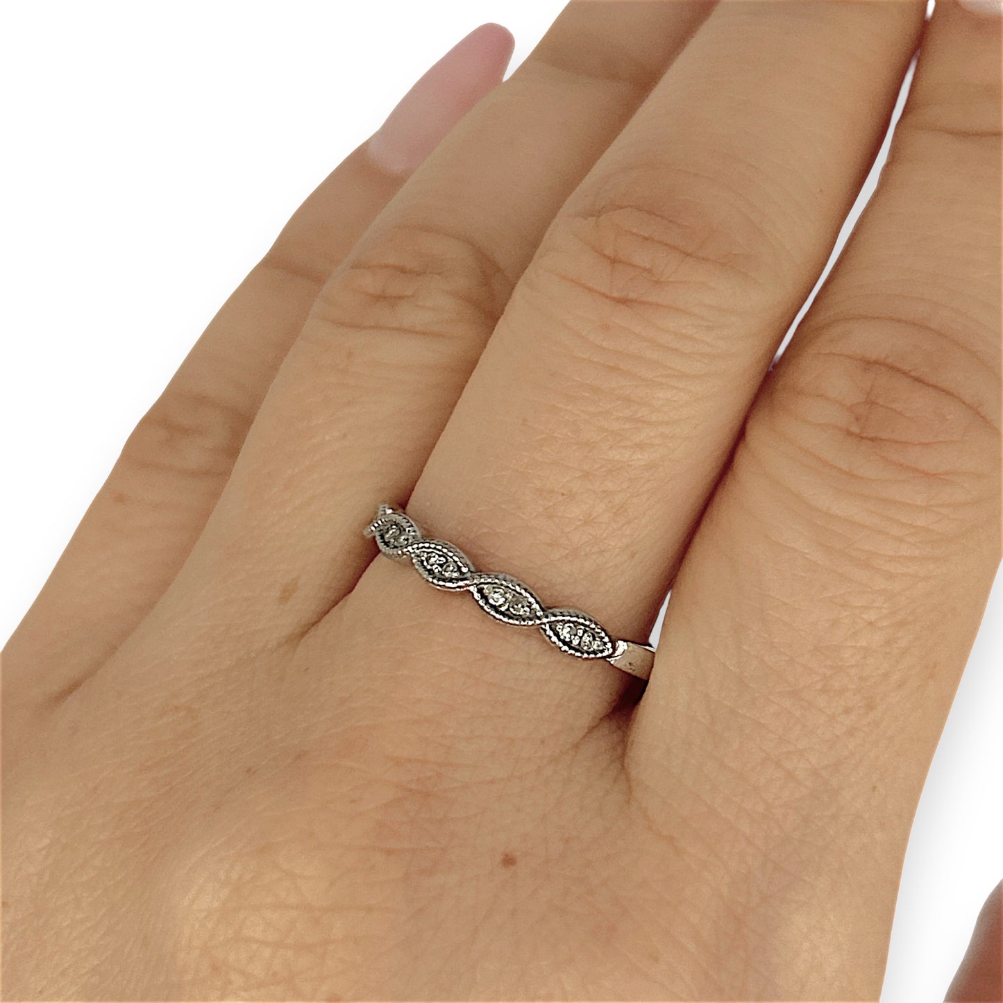 GOLD DEAL | 9ct White Gold Diamond Ring with Vintage Marquise Rhythm