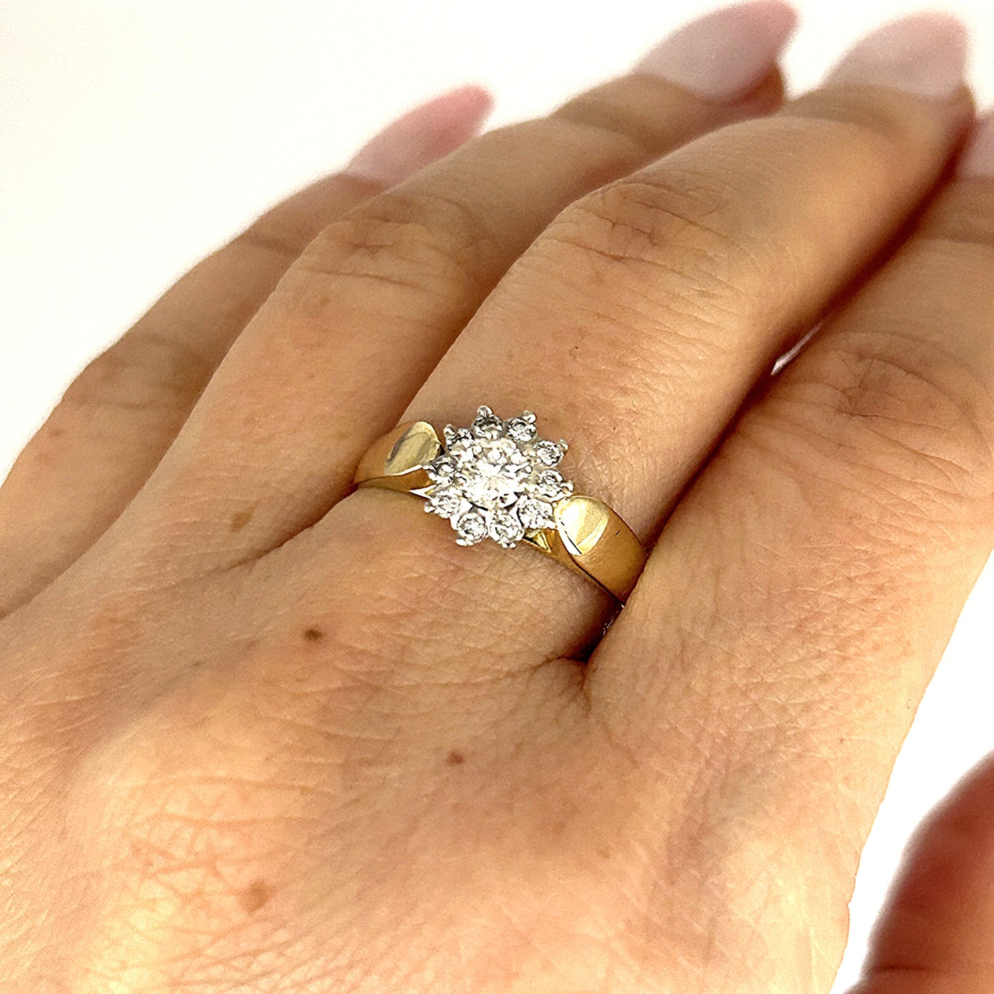 GOLD DEAL | 18ct (18K) Gold Cluster Diamond 0.48ct Ring Valuation $4,400