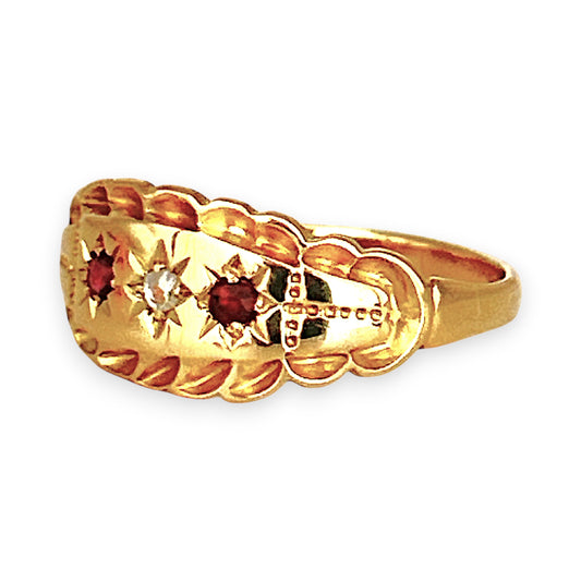 XMAS DEAL | 18kt Gold Solara Vintage Ring with Garnets & Diamond Size Q