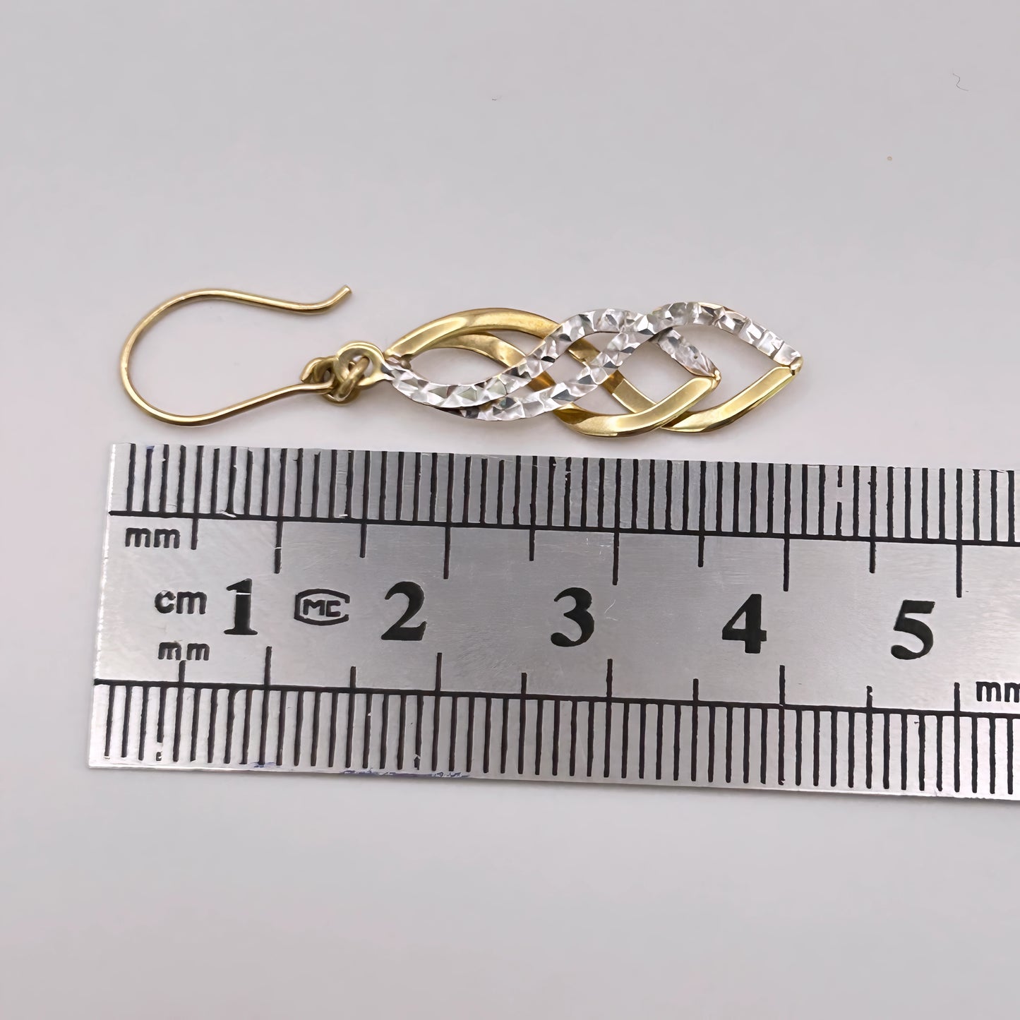 GOLD DEAL | 9kt Y/W Gold Harmony Twist Dangle Earrings