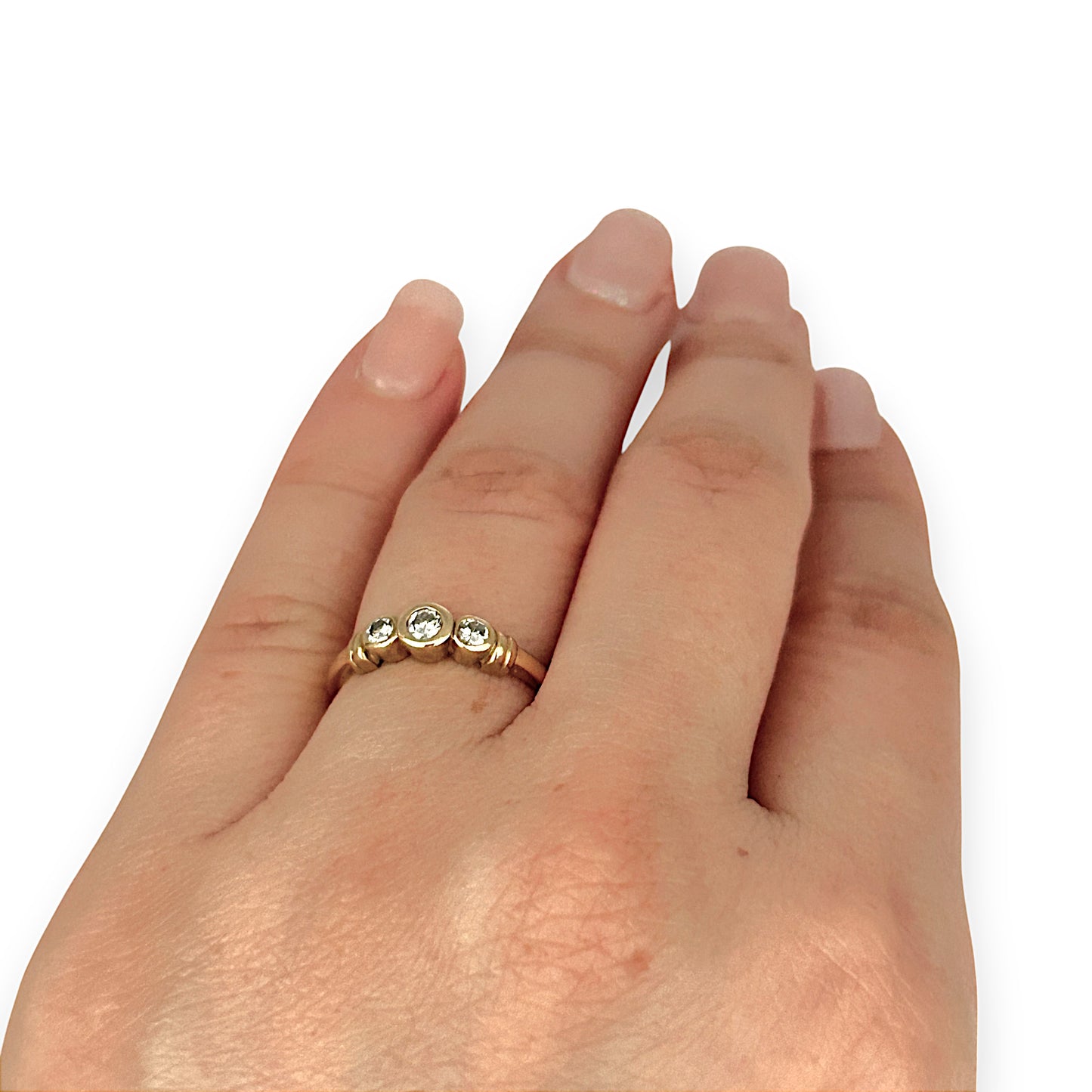 GOLD DEAL | 18ct (18K) Gold Three Stone Diamond Ring Size J. R # 215