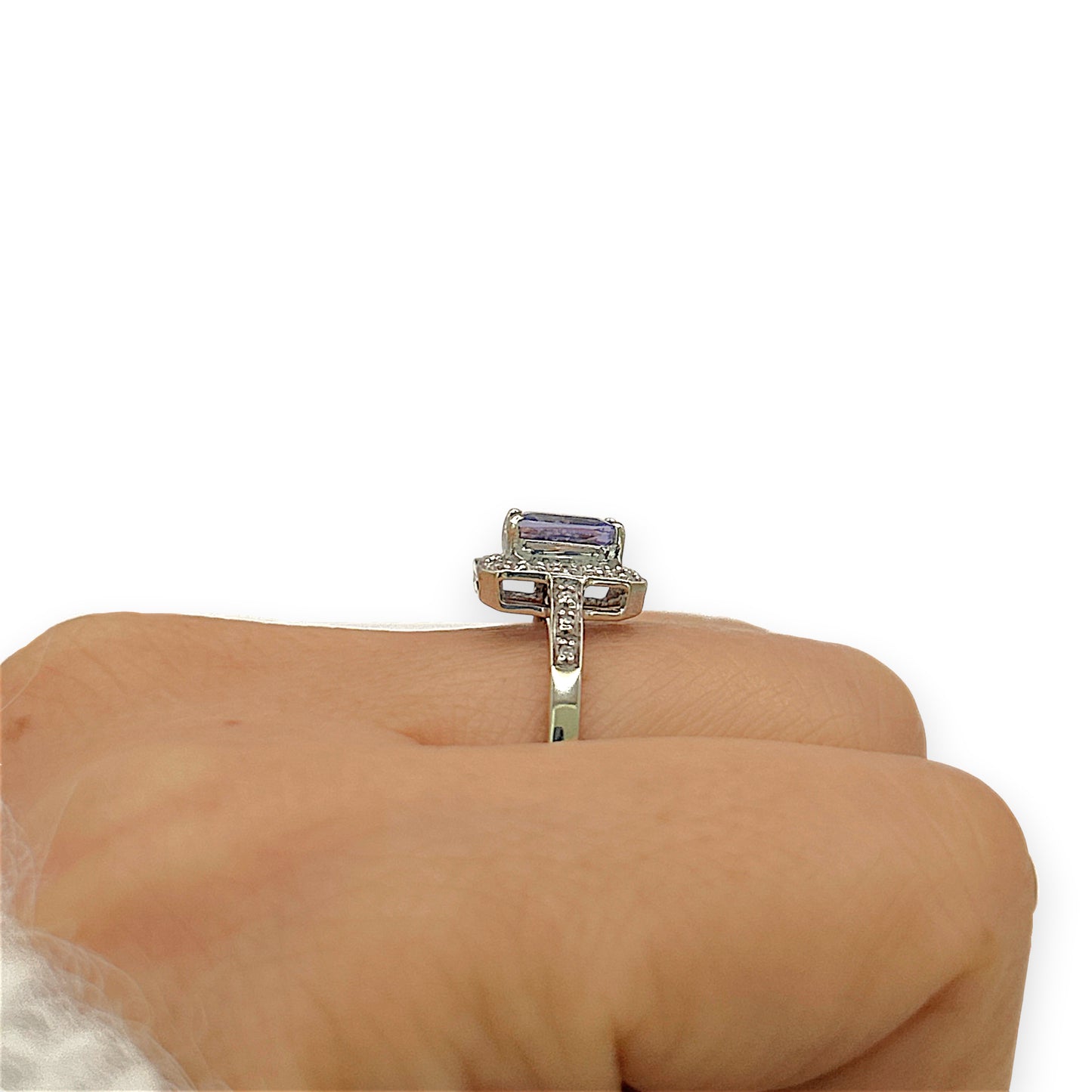 NZGD | 9ct White Gold Ocean‑Mist Sapphire Ring Valuation $2,000