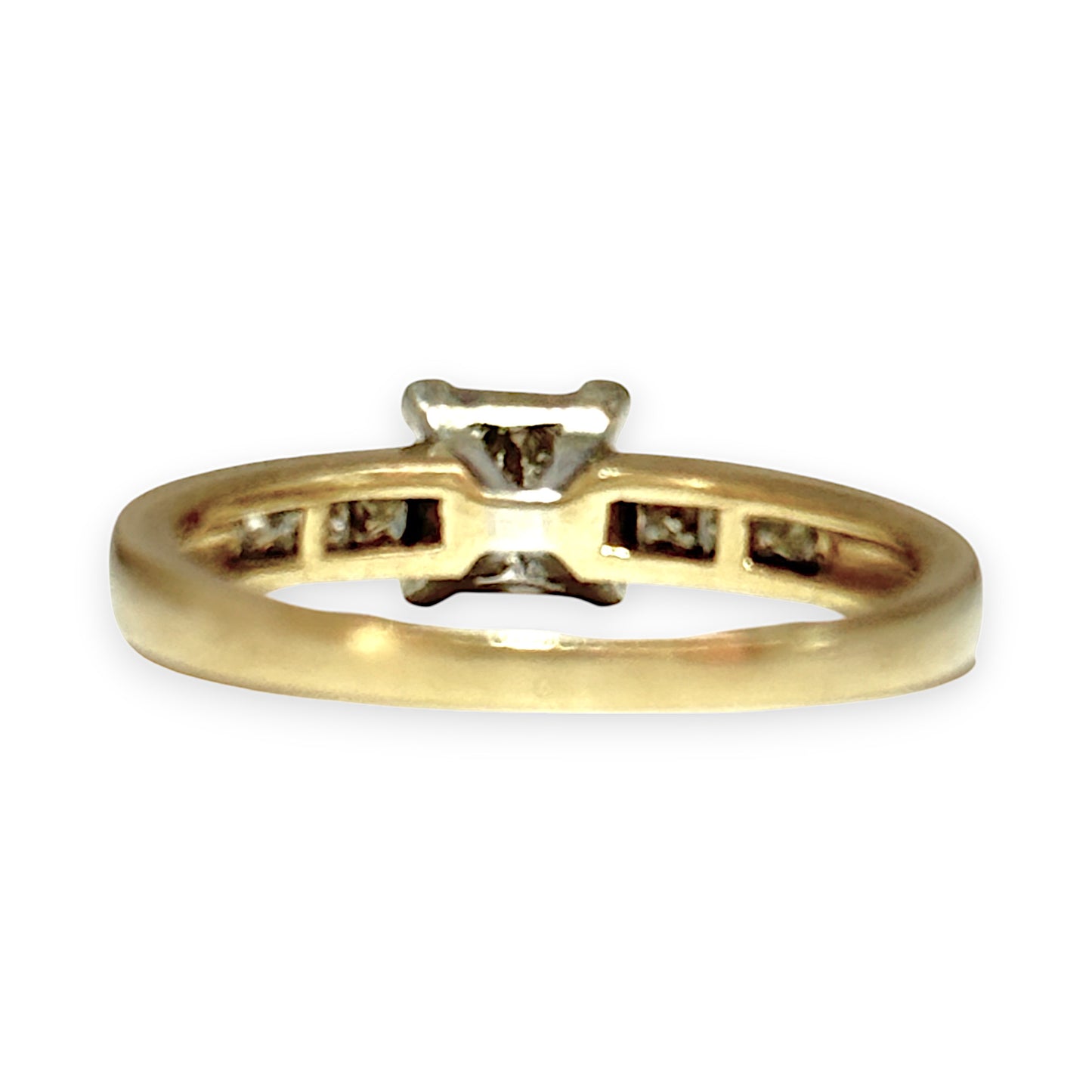 FLASH SALE | 9ct Gold Princess Cut Diamond Ring. Valuation $2,350.00. R # 280