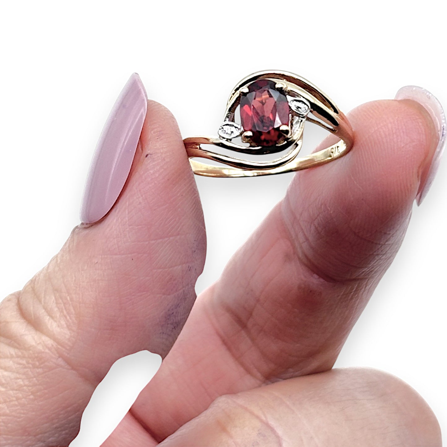 GOLD DEAL | 9ct Gold Ring with Generous Size Red Stone Size N