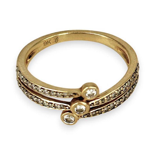 GOLD DEAL | 9ct (9K) Gold Radiant Trio Diamond Ring Size O